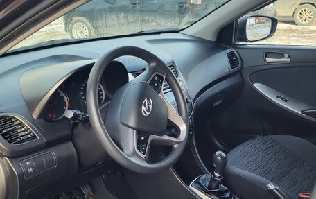 Hyundai Solaris II рестайлинг, 2015 год, 1 200 000 рублей, 6 фотография