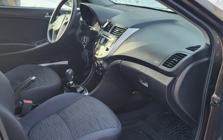 Hyundai Solaris II рестайлинг, 2015 год, 1 200 000 рублей, 8 фотография