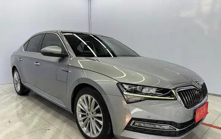 Skoda Superb III рестайлинг, 2022 год, 2 250 000 рублей, 3 фотография