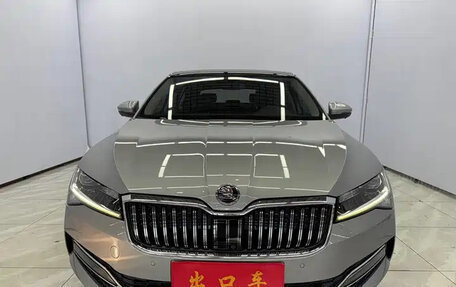 Skoda Superb III рестайлинг, 2022 год, 2 250 000 рублей, 2 фотография