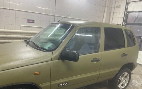 Chevrolet Niva I рестайлинг, 2004 год, 390 000 рублей, 2 фотография