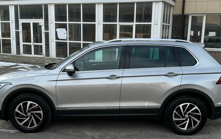 Volkswagen Tiguan II, 2020 год, 2 625 000 рублей, 3 фотография