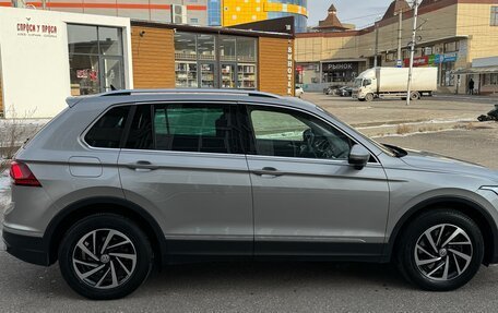 Volkswagen Tiguan II, 2020 год, 2 625 000 рублей, 7 фотография