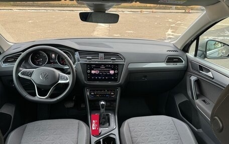 Volkswagen Tiguan II, 2020 год, 2 625 000 рублей, 13 фотография