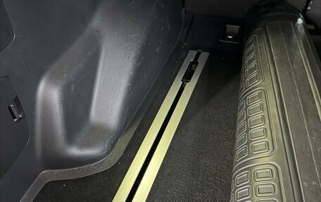 Toyota Land Cruiser Prado 150 рестайлинг 2, 2016 год, 3 690 000 рублей, 9 фотография