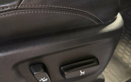 Toyota Land Cruiser Prado 150 рестайлинг 2, 2016 год, 3 690 000 рублей, 16 фотография