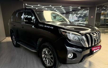 Toyota Land Cruiser Prado 150 рестайлинг 2, 2016 год, 3 690 000 рублей, 3 фотография