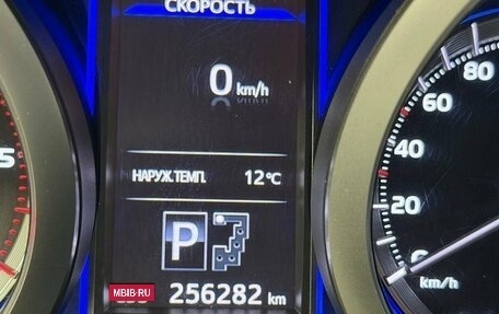 Toyota Land Cruiser Prado 150 рестайлинг 2, 2016 год, 3 690 000 рублей, 22 фотография