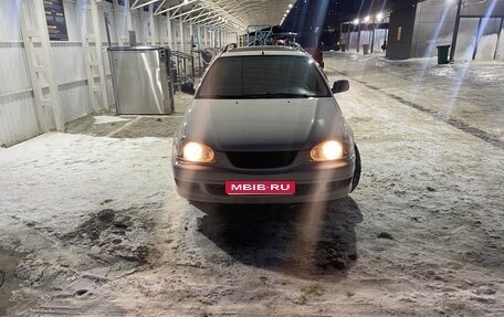 Toyota Avensis III рестайлинг, 1998 год, 395 000 рублей, 1 фотография