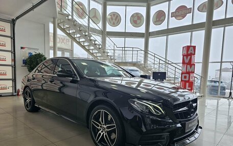 Mercedes-Benz E-Класс, 2018 год, 3 249 000 рублей, 5 фотография