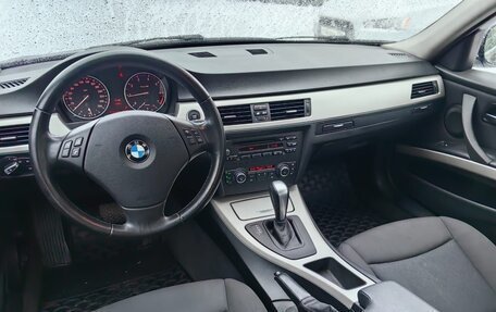 BMW 3 серия, 2011 год, 1 350 000 рублей, 10 фотография