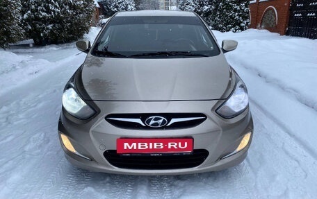 Hyundai Solaris II рестайлинг, 2011 год, 850 000 рублей, 7 фотография