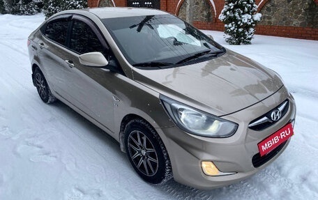 Hyundai Solaris II рестайлинг, 2011 год, 850 000 рублей, 2 фотография