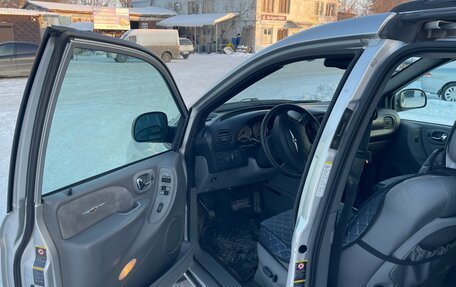 Chrysler Voyager IV, 2004 год, 1 200 000 рублей, 8 фотография