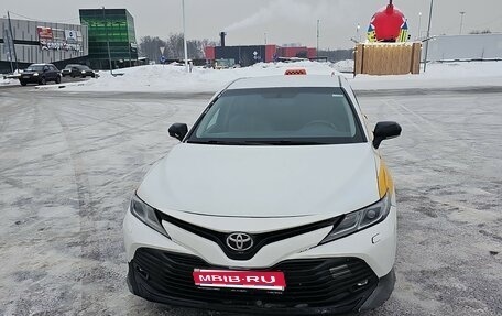 Toyota Camry, 2021 год, 1 750 000 рублей, 1 фотография