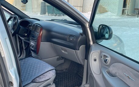 Chrysler Voyager IV, 2004 год, 1 200 000 рублей, 16 фотография