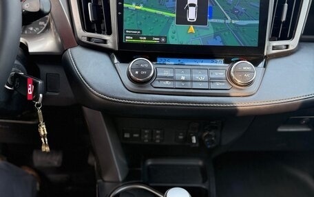 Toyota RAV4, 2017 год, 1 700 000 рублей, 18 фотография