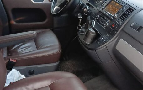 Volkswagen Multivan T5, 2010 год, 2 100 000 рублей, 18 фотография