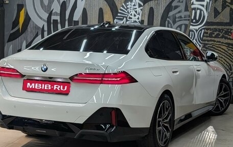 BMW 5 серия, 2023 год, 6 990 000 рублей, 6 фотография