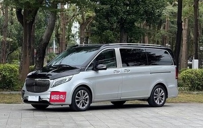 Mercedes-Benz V-Класс, 2023 год, 5 990 000 рублей, 1 фотография