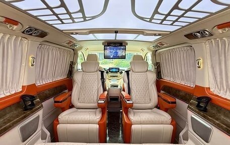 Mercedes-Benz V-Класс, 2023 год, 5 990 000 рублей, 14 фотография