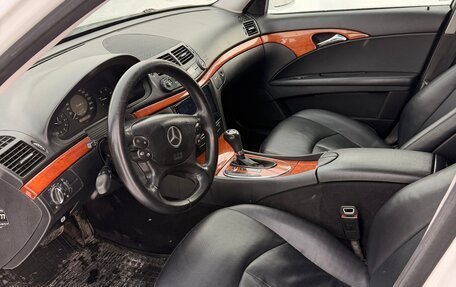 Mercedes-Benz E-Класс, 2008 год, 950 000 рублей, 9 фотография