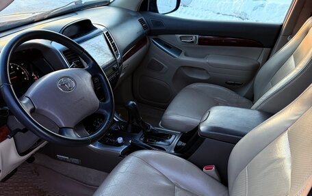 Toyota Land Cruiser Prado 120 рестайлинг, 2005 год, 2 300 000 рублей, 7 фотография