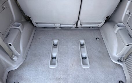 Toyota Land Cruiser Prado 120 рестайлинг, 2005 год, 2 300 000 рублей, 26 фотография