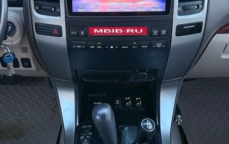 Toyota Land Cruiser Prado 120 рестайлинг, 2005 год, 2 300 000 рублей, 21 фотография