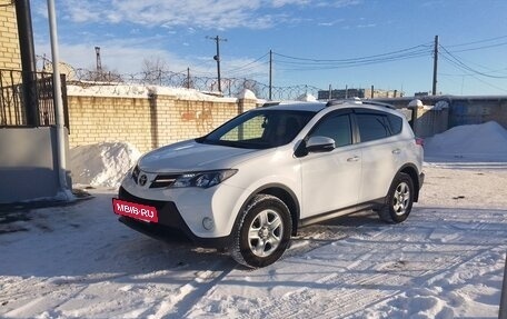 Toyota RAV4, 2015 год, 1 640 000 рублей, 2 фотография
