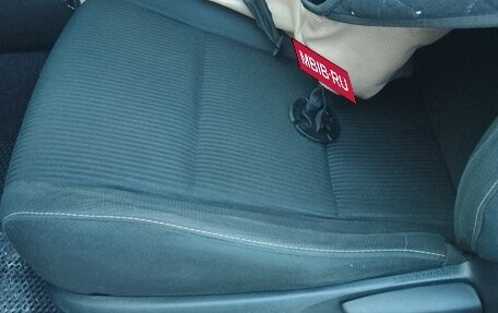 Toyota RAV4, 2015 год, 1 640 000 рублей, 5 фотография