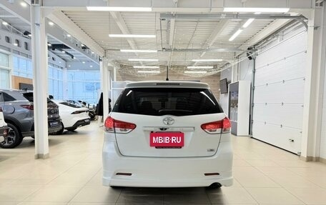 Toyota Wish II, 2009 год, 1 349 000 рублей, 5 фотография