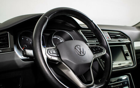 Volkswagen Tiguan II, 2021 год, 2 940 000 рублей, 13 фотография