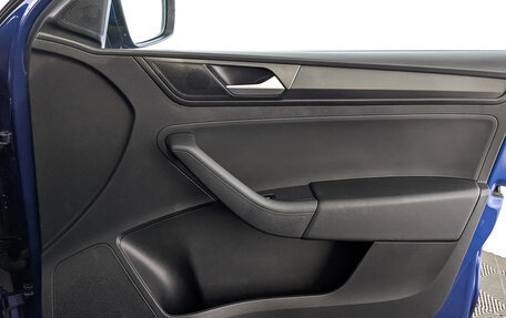 Volkswagen Polo VI (EU Market), 2021 год, 1 585 000 рублей, 25 фотография