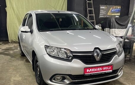 Renault Logan II, 2015 год, 625 000 рублей, 1 фотография