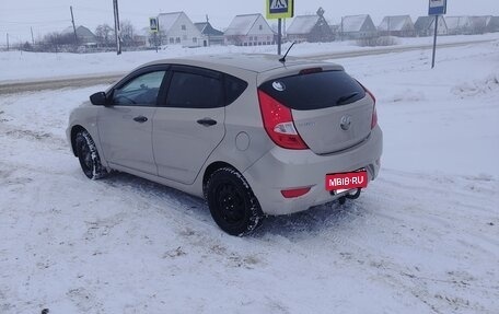 Hyundai Solaris II рестайлинг, 2013 год, 475 000 рублей, 4 фотография