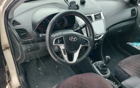 Hyundai Solaris II рестайлинг, 2013 год, 475 000 рублей, 7 фотография