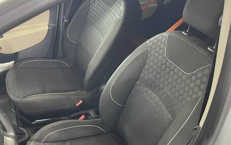 Renault Logan II, 2015 год, 625 000 рублей, 3 фотография