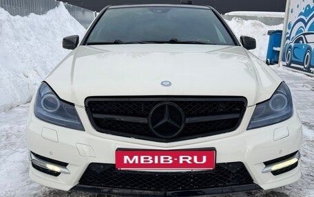 Mercedes-Benz C-Класс, 2011 год, 1 250 000 рублей, 2 фотография