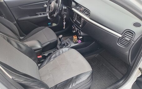 KIA Rio IV, 2017 год, 1 100 000 рублей, 3 фотография