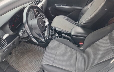 KIA Rio IV, 2017 год, 1 100 000 рублей, 4 фотография