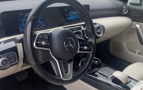 Mercedes-Benz A-Класс, 2018 год, 2 400 000 рублей, 6 фотография