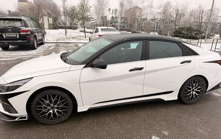 Hyundai Elantra, 2023 год, 2 550 000 рублей, 2 фотография