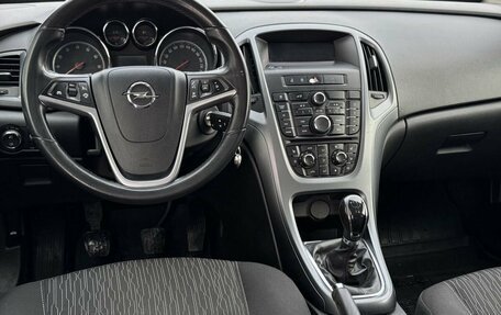 Opel Astra J, 2013 год, 799 999 рублей, 6 фотография