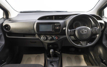 Toyota Vitz, 2018 год, 1 199 000 рублей, 10 фотография