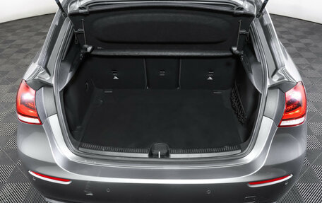 Mercedes-Benz A-Класс, 2019 год, 2 340 000 рублей, 10 фотография
