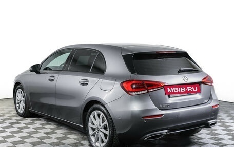 Mercedes-Benz A-Класс, 2019 год, 2 340 000 рублей, 7 фотография