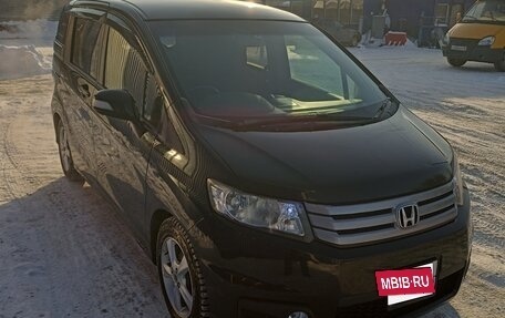 Honda Freed I, 2013 год, 1 050 000 рублей, 5 фотография