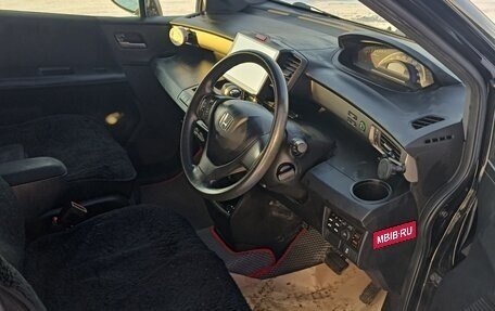 Honda Freed I, 2013 год, 1 050 000 рублей, 6 фотография