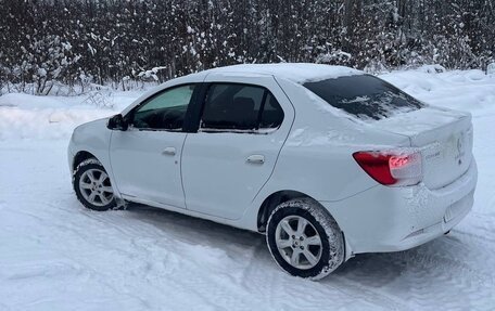 Renault Logan II, 2016 год, 650 000 рублей, 4 фотография